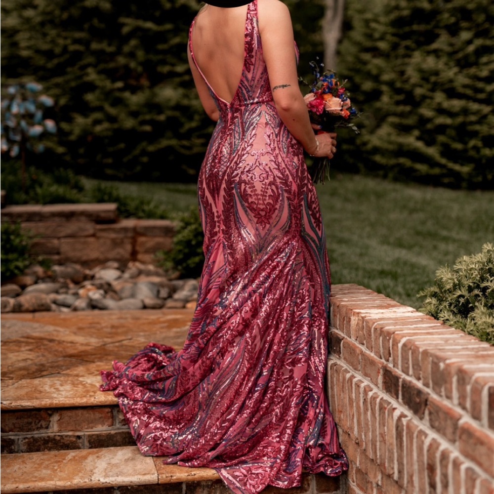 jiovanni pink and blue dress. size 8 fits like a 6only worn once.